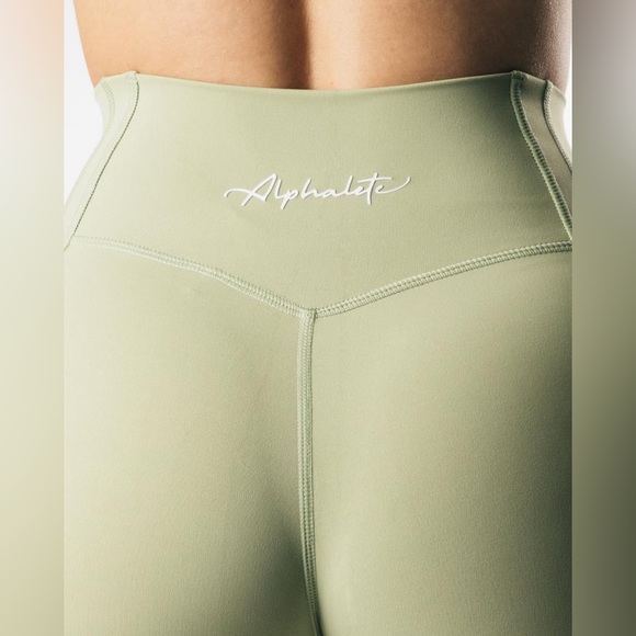 Alphalete Pulse Kinetic legging in colour matcha - buttery soft fabric, size xs - Picture 3 of 3